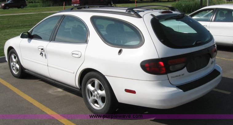 image for item 2005 2003 Ford Taurus SE