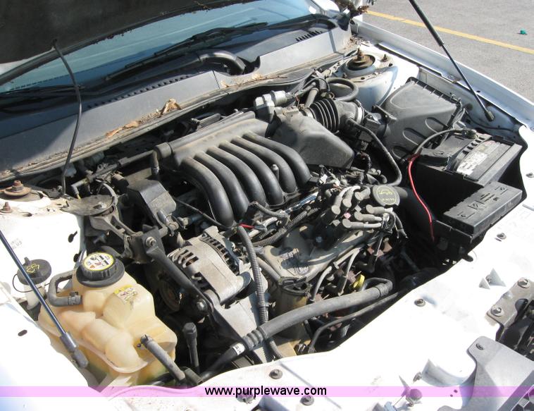 image for item 2005 2003 Ford Taurus SE