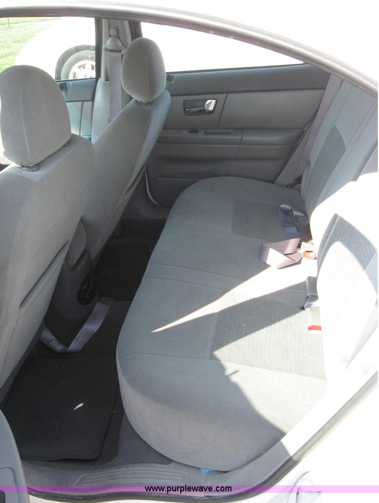 image for item 2005 2003 Ford Taurus SE