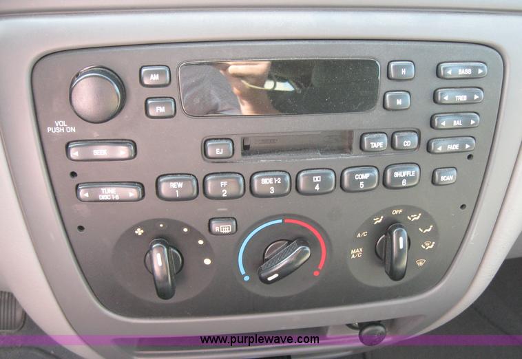 image for item 2005 2003 Ford Taurus SE