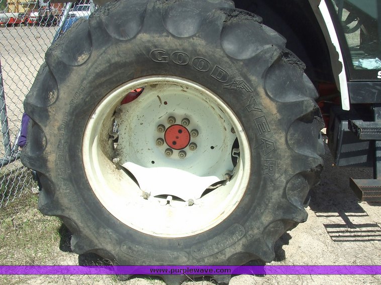 image for item 2172 1997 Ford 6640SL tractor