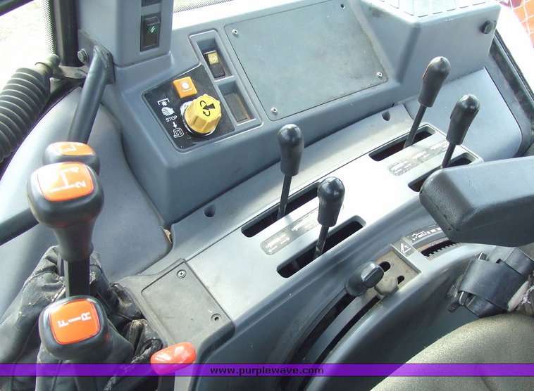 image for item 2172 1997 Ford 6640SL tractor