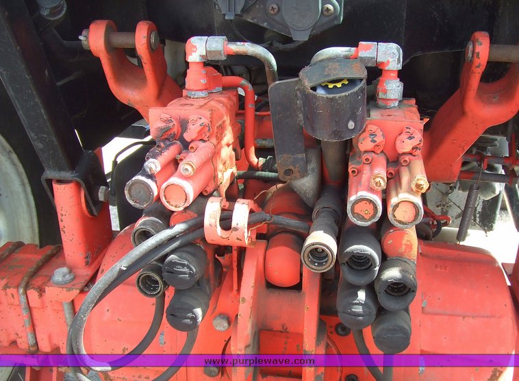 image for item 2172 1997 Ford 6640SL tractor