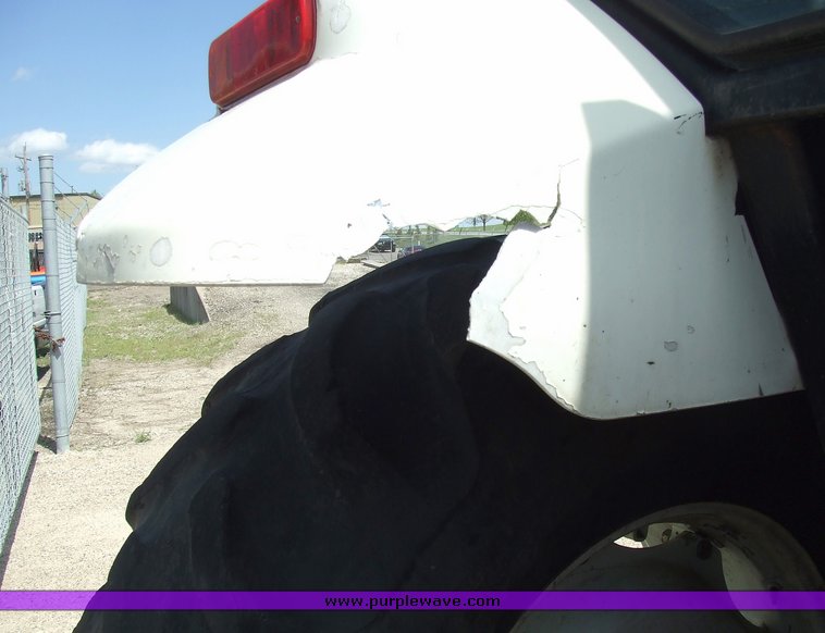 image for item 2172 1997 Ford 6640SL tractor