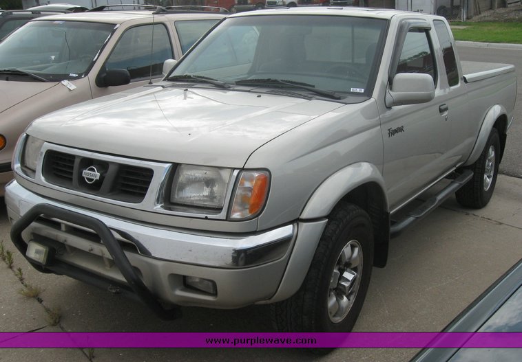 image for item 2214 1999 Nissan Frontier