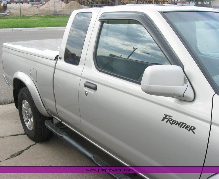 image for item 2214 1999 Nissan Frontier