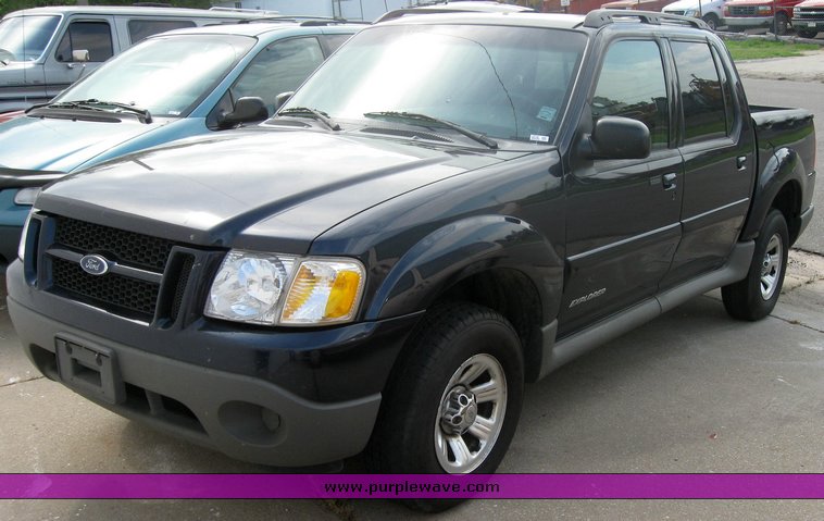 image for item 2216 2001 Ford Explorer Sport Trac