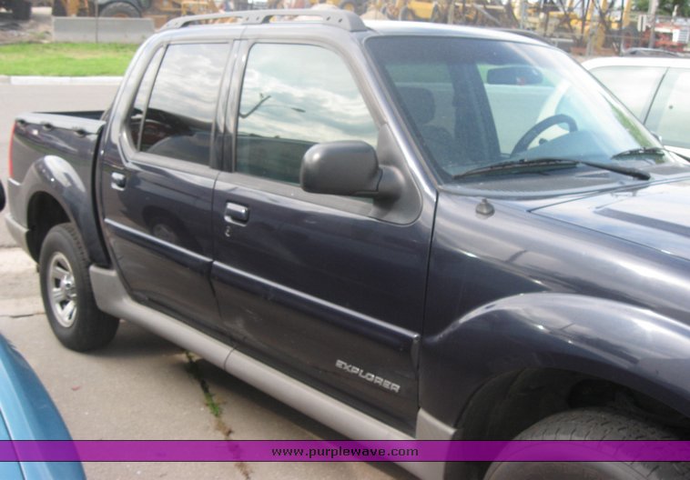 image for item 2216 2001 Ford Explorer Sport Trac