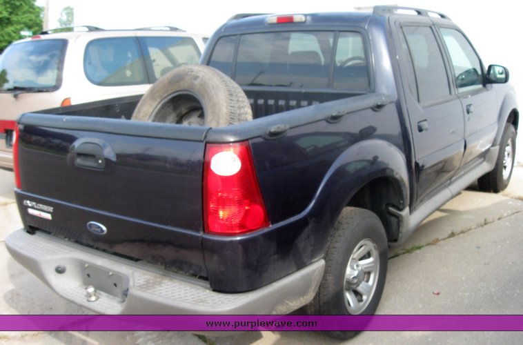 image for item 2216 2001 Ford Explorer Sport Trac