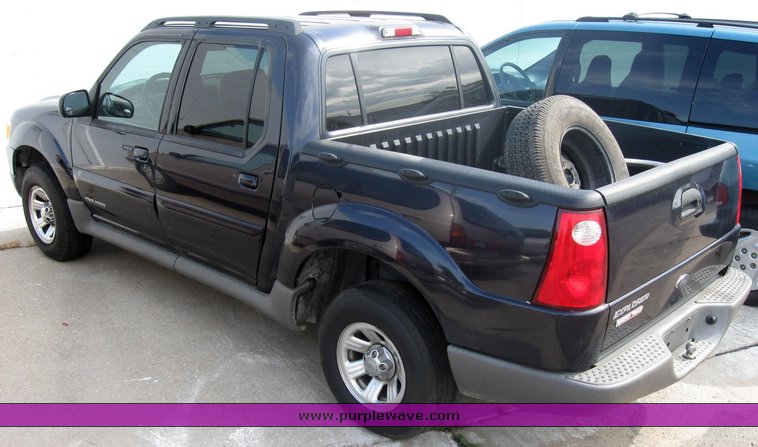 image for item 2216 2001 Ford Explorer Sport Trac