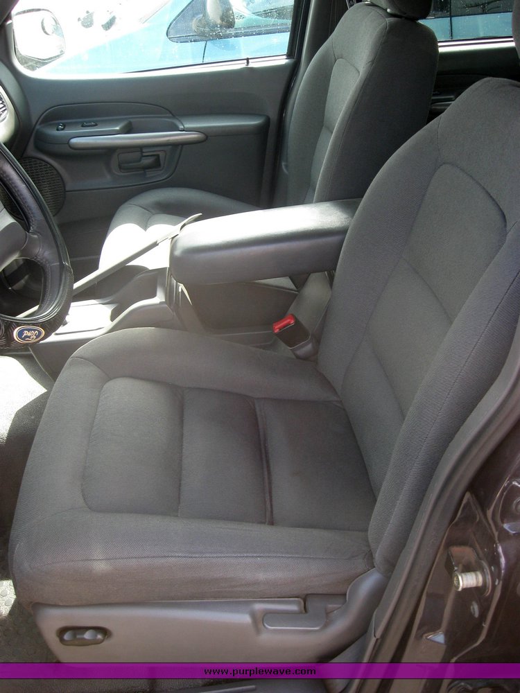 image for item 2216 2001 Ford Explorer Sport Trac