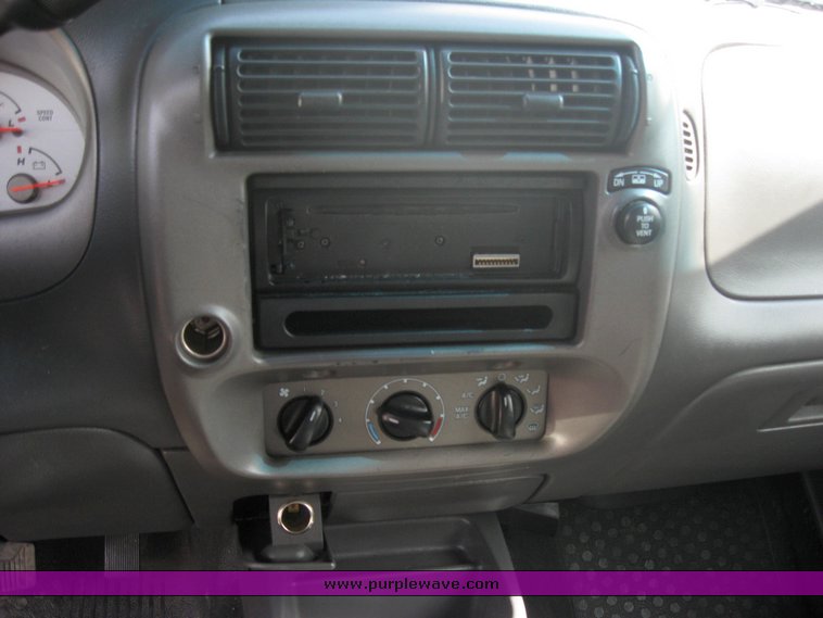 image for item 2216 2001 Ford Explorer Sport Trac