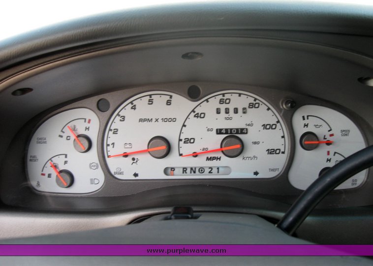 image for item 2216 2001 Ford Explorer Sport Trac