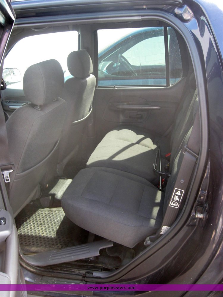 image for item 2216 2001 Ford Explorer Sport Trac