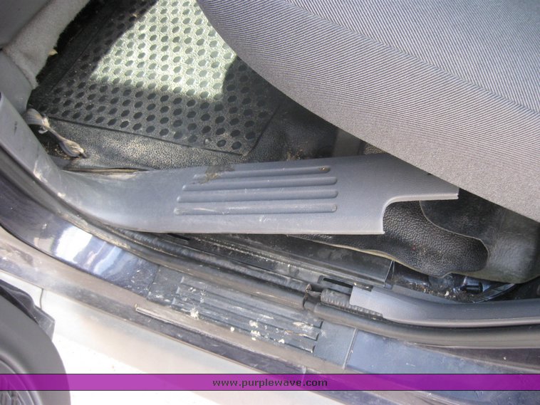 image for item 2216 2001 Ford Explorer Sport Trac