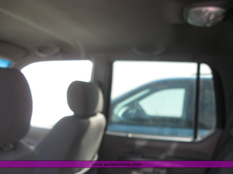 image for item 2216 2001 Ford Explorer Sport Trac