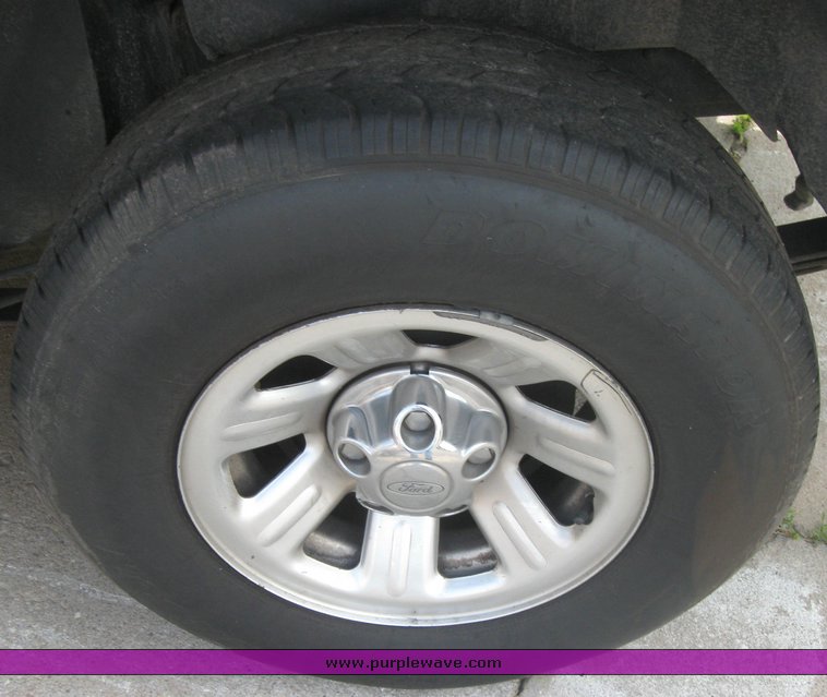 image for item 2216 2001 Ford Explorer Sport Trac