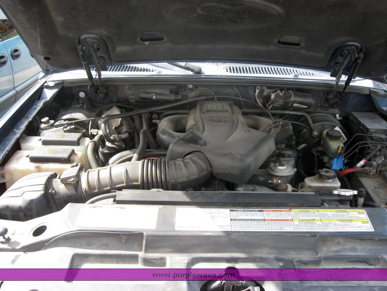 image for item 2216 2001 Ford Explorer Sport Trac