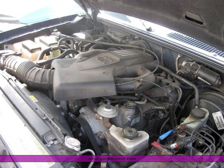 image for item 2216 2001 Ford Explorer Sport Trac