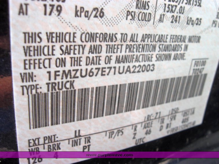 image for item 2216 2001 Ford Explorer Sport Trac