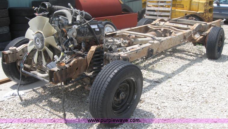 image for item 2499 2000 Ford E350 Bluebird school bus chassis, engine, and transmission
