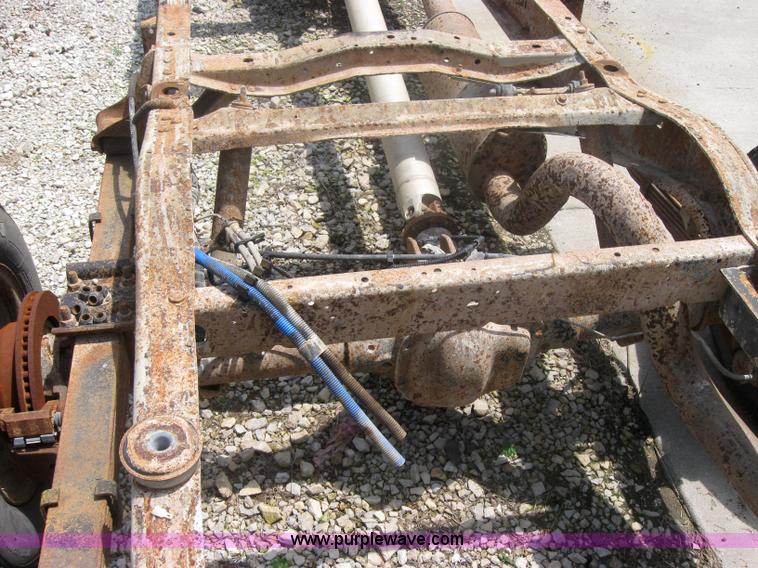 image for item 2499 2000 Ford E350 Bluebird school bus chassis, engine, and transmission