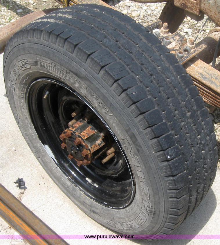 image for item 2499 2000 Ford E350 Bluebird school bus chassis, engine, and transmission