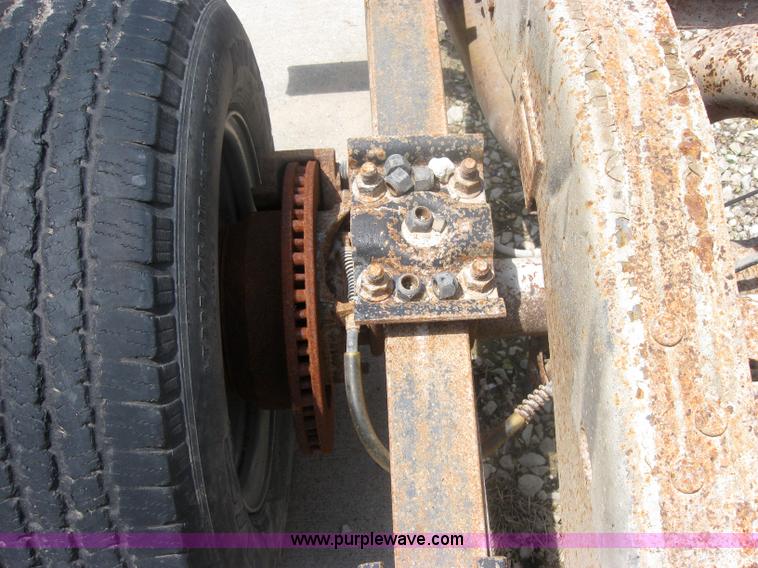 image for item 2499 2000 Ford E350 Bluebird school bus chassis, engine, and transmission