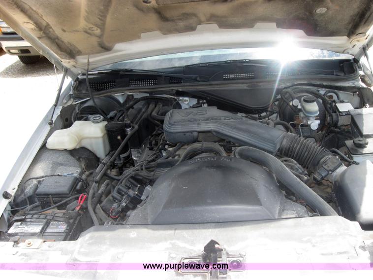 image for item 2501 1992 Ford Crown Victoria