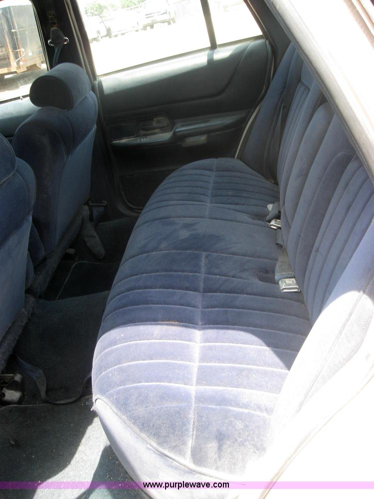image for item 2501 1992 Ford Crown Victoria