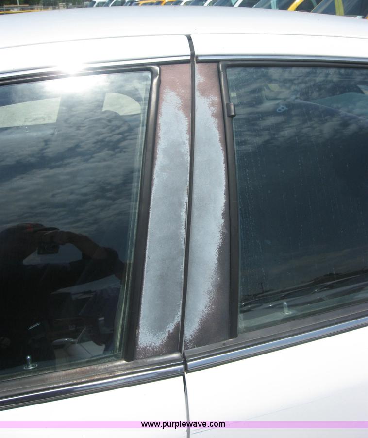 image for item 2501 1992 Ford Crown Victoria