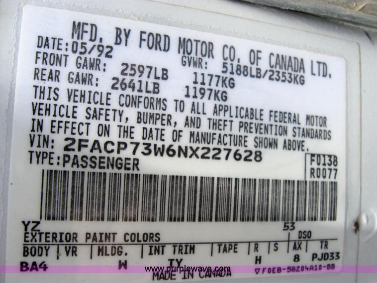 image for item 2501 1992 Ford Crown Victoria