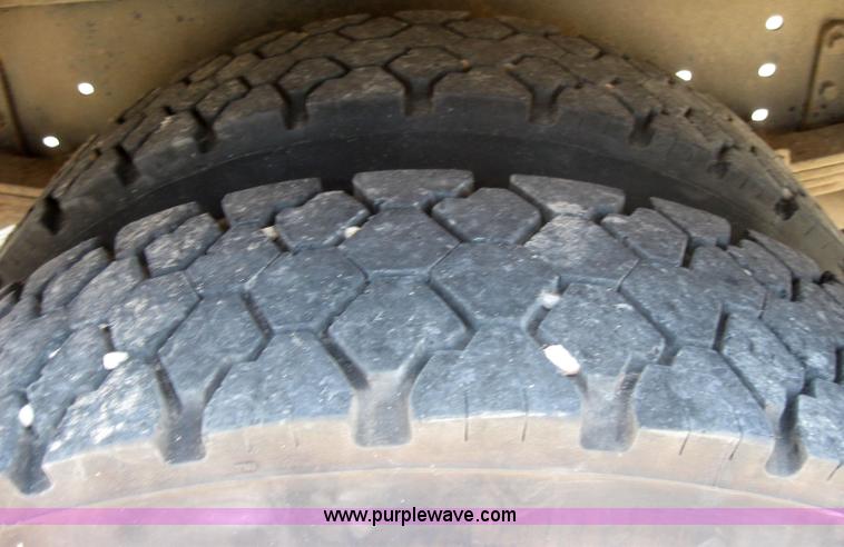 image for item 2502 1996 International Series 3000 Genesis school bus