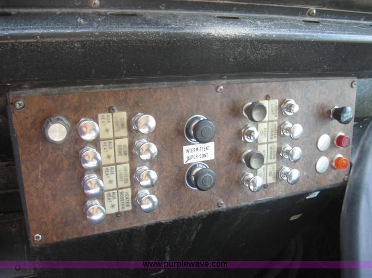 image for item 2502 1996 International Series 3000 Genesis school bus