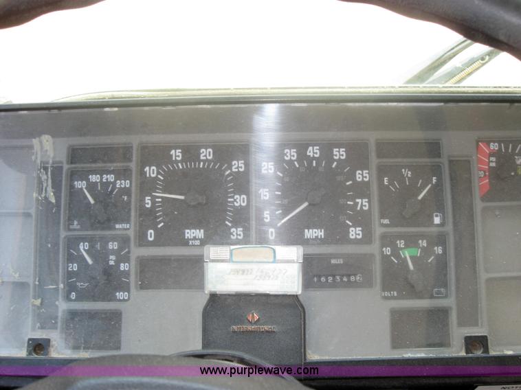 image for item 2502 1996 International Series 3000 Genesis school bus