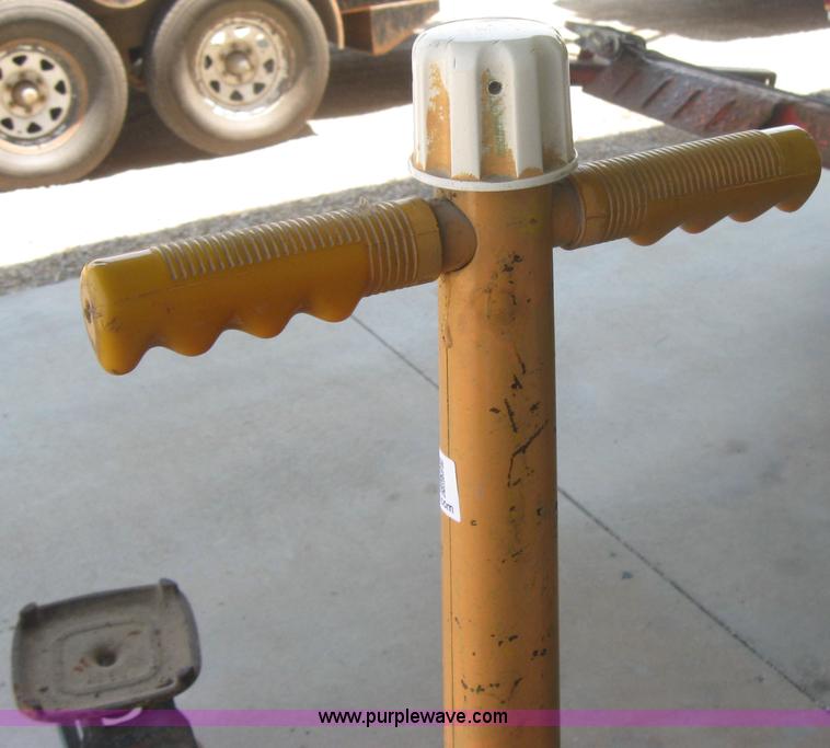 image for item 2503 Walker four ton floor jack