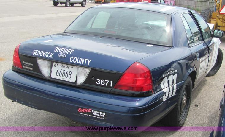 image for item 4131 2006 Ford Crown Victoria Police Interceptor