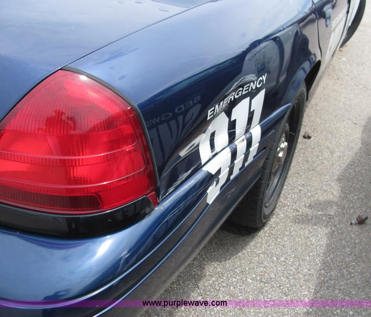 image for item 4131 2006 Ford Crown Victoria Police Interceptor