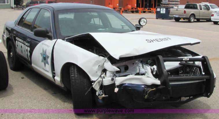 image for item 4131 2006 Ford Crown Victoria Police Interceptor