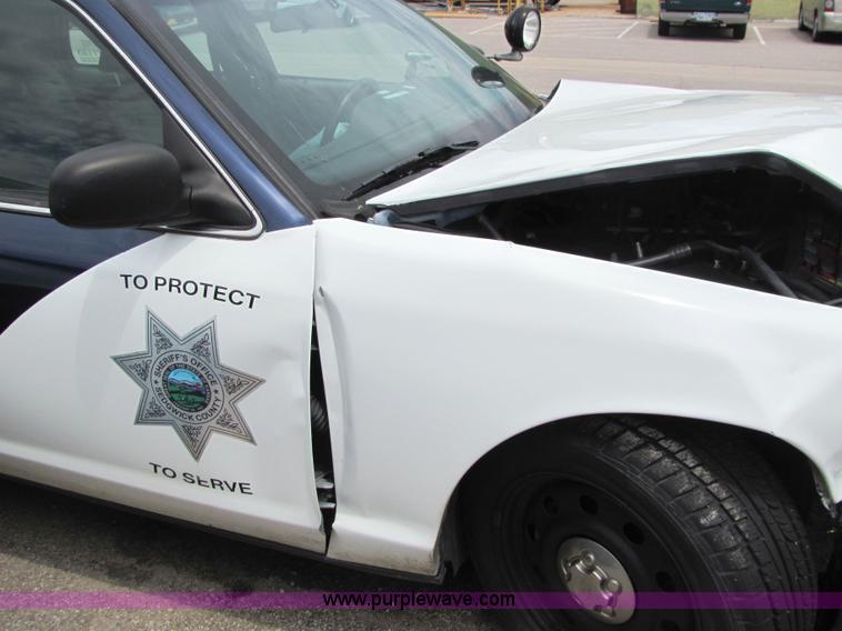 image for item 4131 2006 Ford Crown Victoria Police Interceptor