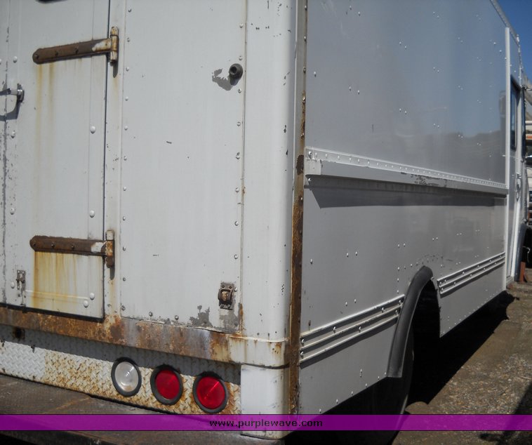 image for item 4241 1994 Chevrolet P30 step van