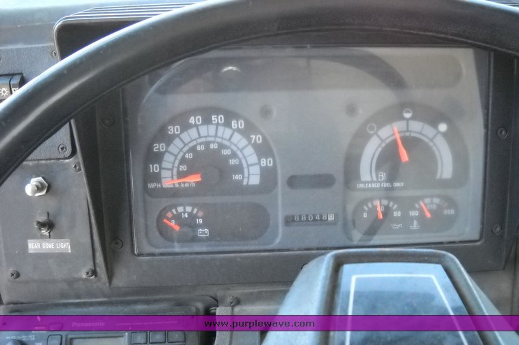 image for item 4241 1994 Chevrolet P30 step van