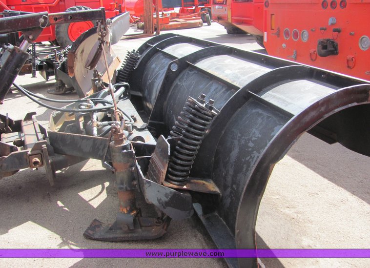 image for item 4393 1993 International 4900 6x4 tandem axle dump truck