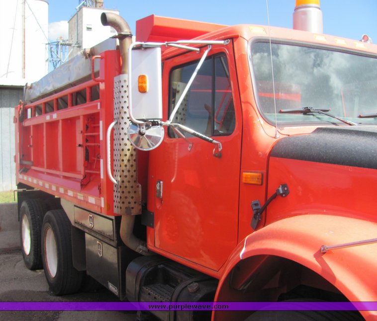 image for item 4393 1993 International 4900 6x4 tandem axle dump truck