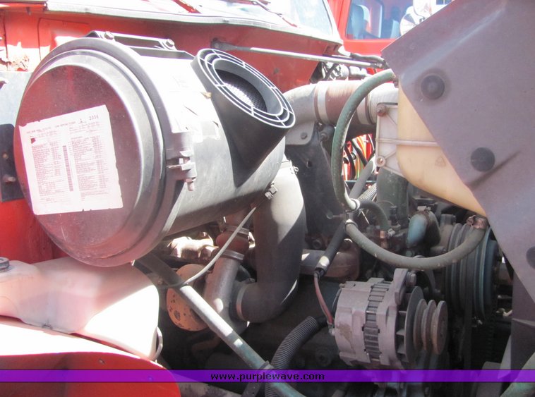 image for item 4393 1993 International 4900 6x4 tandem axle dump truck