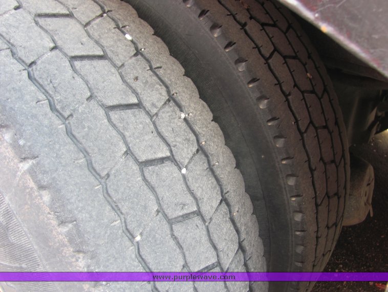 image for item 4393 1993 International 4900 6x4 tandem axle dump truck