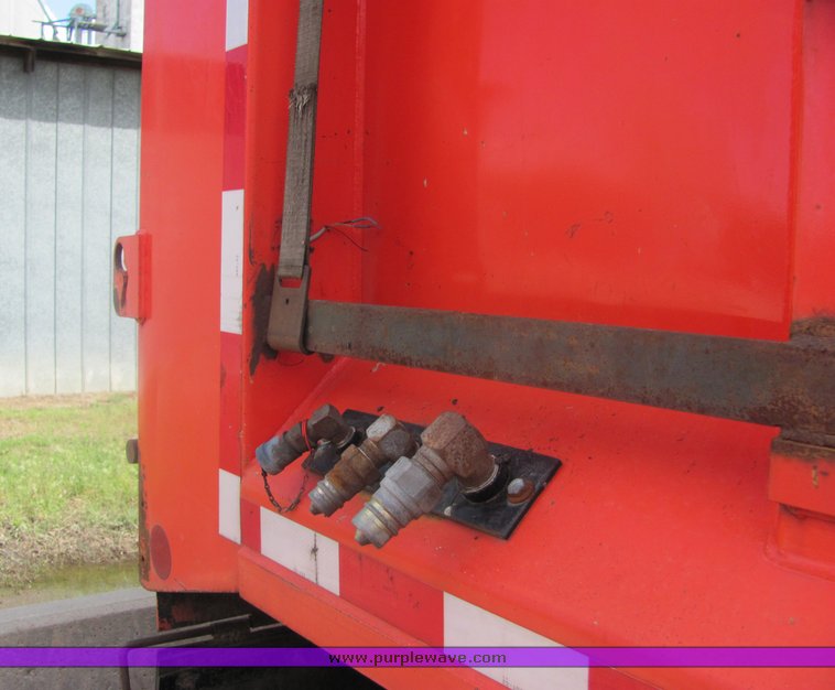 image for item 4393 1993 International 4900 6x4 tandem axle dump truck