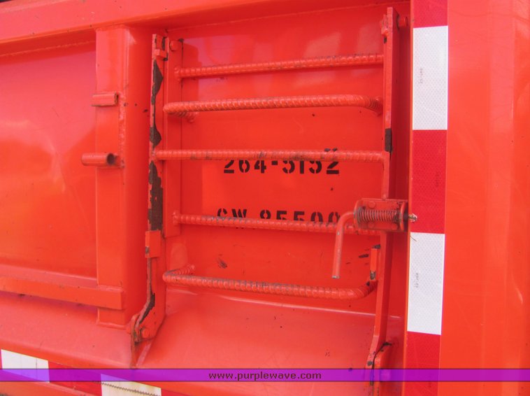 image for item 4393 1993 International 4900 6x4 tandem axle dump truck