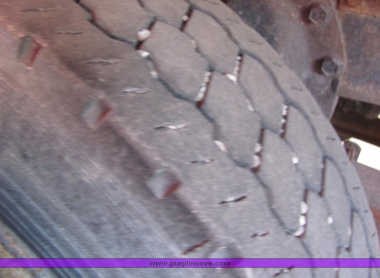 image for item 4393 1993 International 4900 6x4 tandem axle dump truck