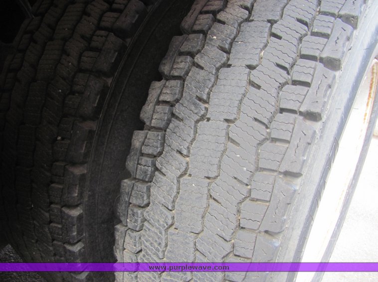 image for item 4393 1993 International 4900 6x4 tandem axle dump truck